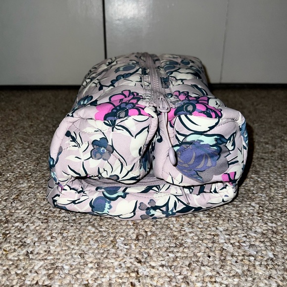 Vera Bradley Featherweight Hanging Organizer - Picture 4 of 6